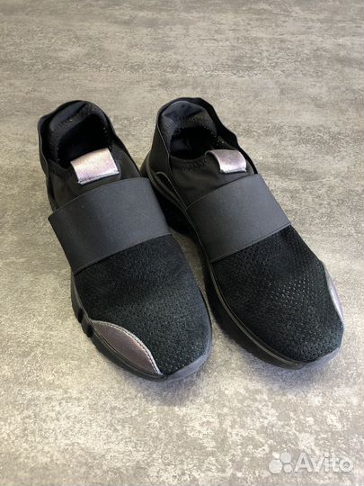 Кроссовки женские 38 размер