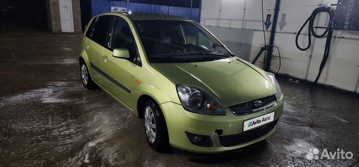 Ford Fiesta 1.4 AMT, 2007, битый, 250 000 км