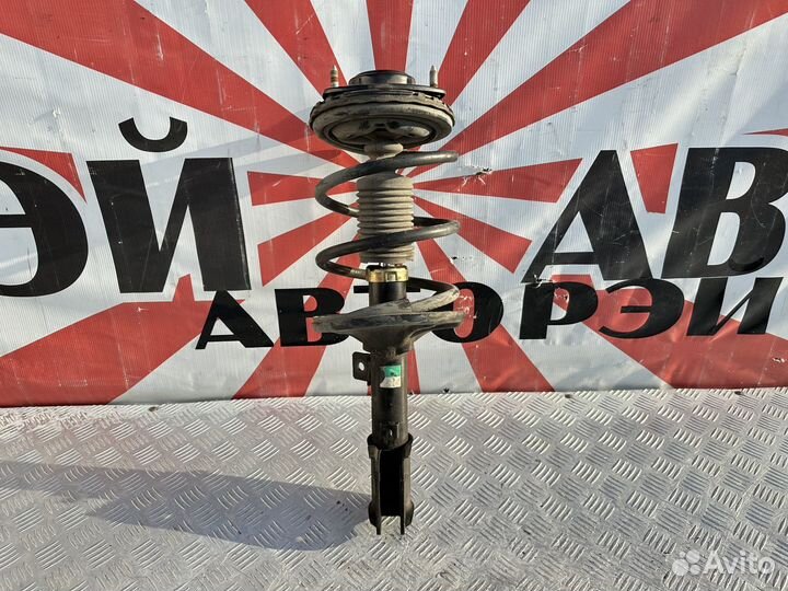 Стойка передняя правая Mitsubishi Grandis NA4W