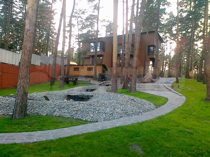 Коттедж 327 м² на участке 25 сот.