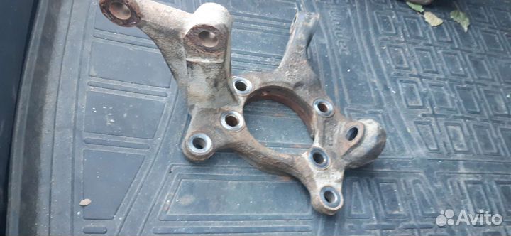 Поворотный кулак передный правый тойота королла