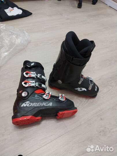 Горнолыжные ботинки