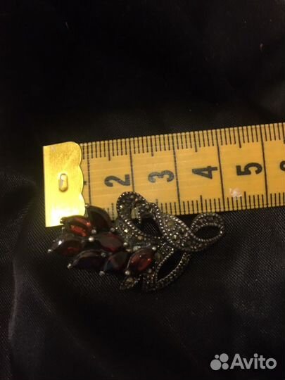 Брошь,серебро,гранат чешский «голубиная кровь»