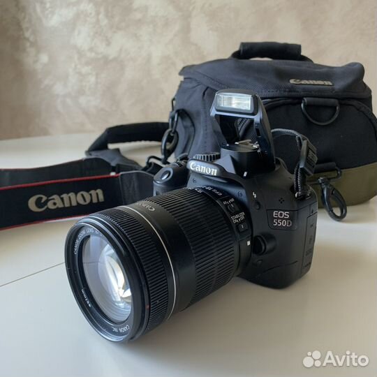 Зеркальный фотоаппарат Canon eos 550d