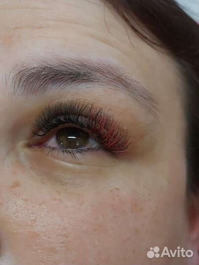 Мастер по наращиванию ресниц