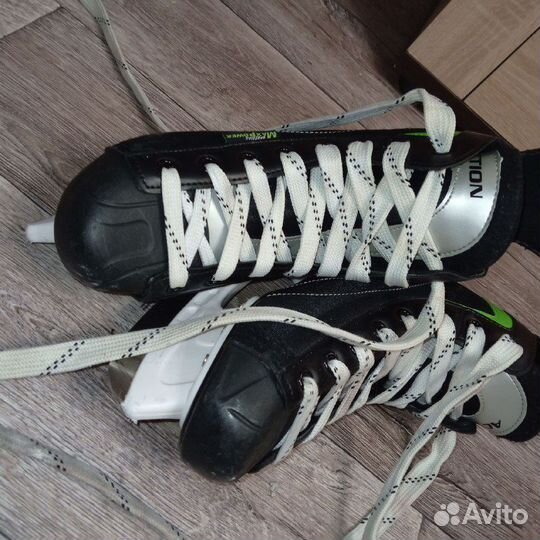 Коньки хоккейные детские