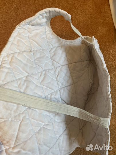 Набочник и костюм для фехтования