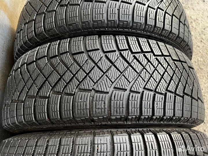 Pirelli Ice Zero FR 225/65 R17