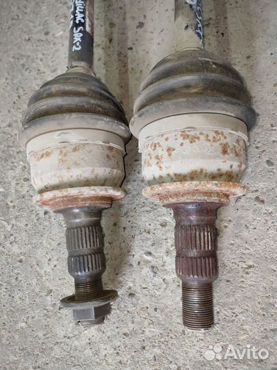 Привод Cadillac SRX 2 передний