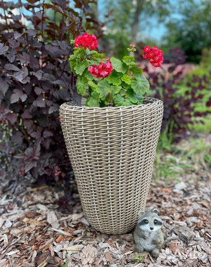 Кашпо из ротанга