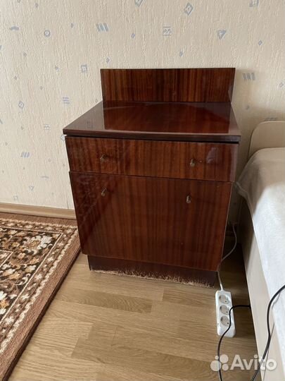 Тумбочка прикроватная. Отдам