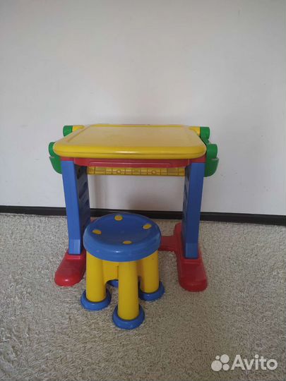 Школьная парта