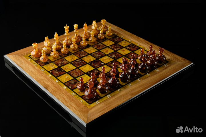 Янтарные шахматы. Шахматы из янтаря. 