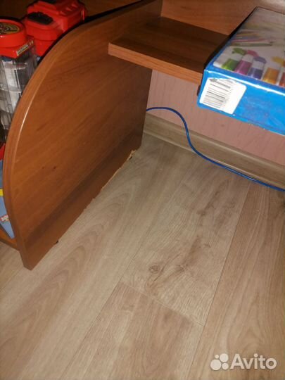 Компьютерный стол