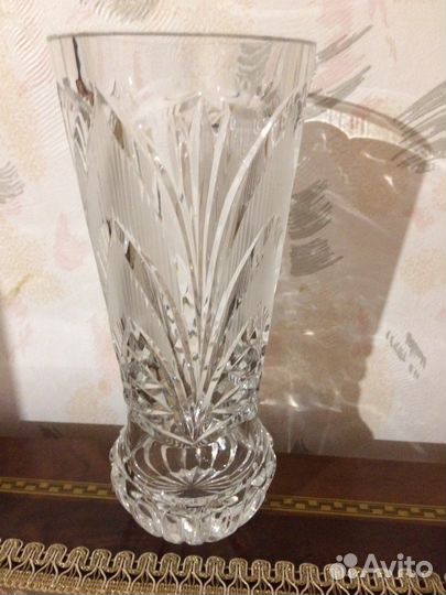 Хрустальнаые вазы 2 шт
