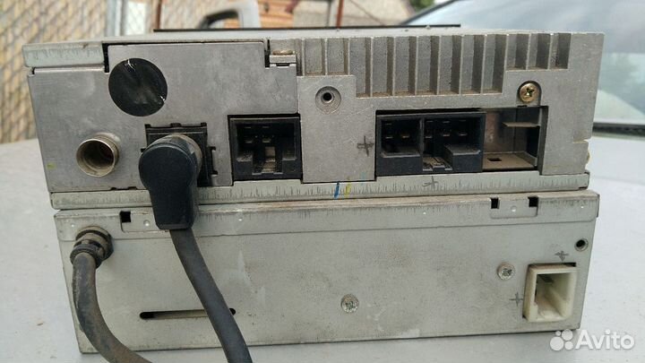 Магнитофон Nissan