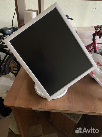 Монитор Samsung