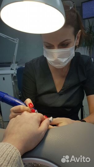 Маникюр с наращиванием