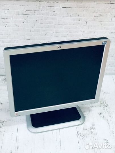 Монитор HP 17