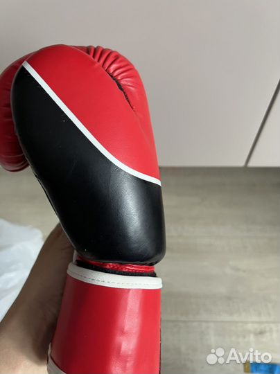 Боксерские перчатки