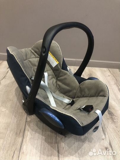 Коляска Quinny zapp + комплект Maxi Cosi