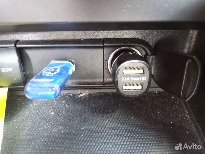 Автомоб. Зарядка.Держатель проводов