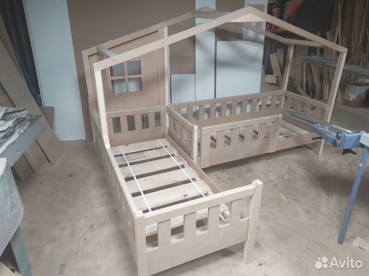 Детская кровать домик