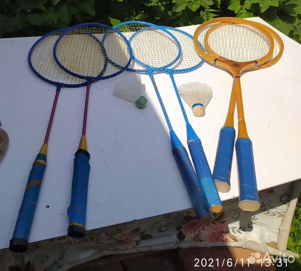 Спортивный инвентарь СССР,обруч,ракетки,лыжи