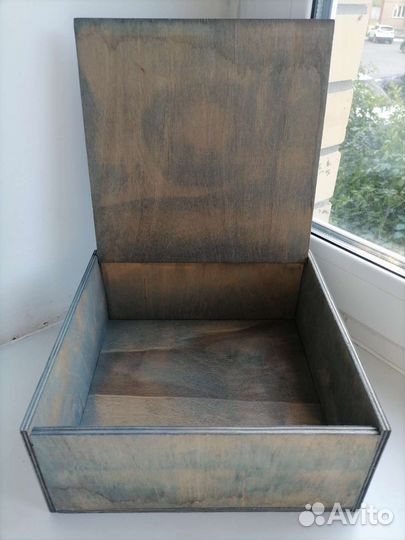 Подарочная коробка