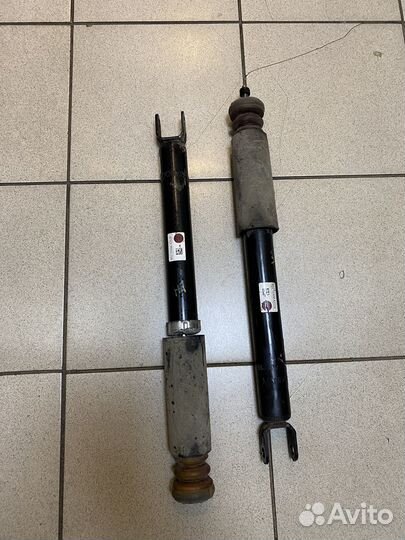 Задние амортизаторы Kia Ceed JD оригинал Mando