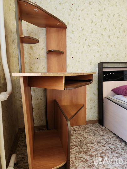 Компьютерный стол бесплатно