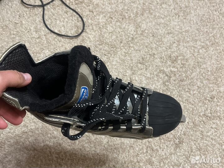 Коньки хоккейные