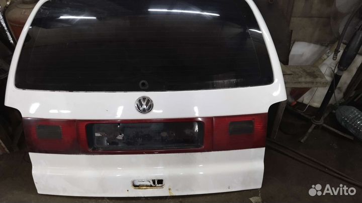 Крышка багажника Фольксваген Шаран 1 рестайлинг