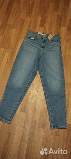 Джинсы Levi's High Waisted Mom Jean