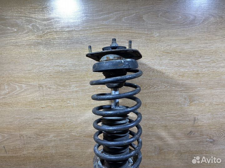 Передняя стойка Volvo 850 ST82