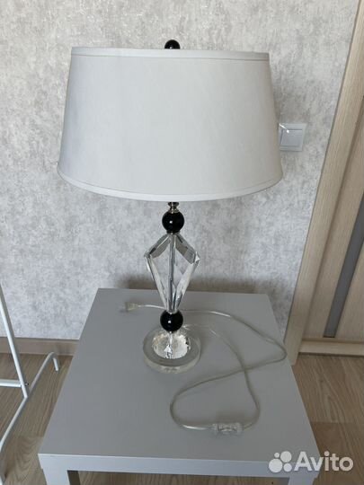 Лампа настольная с абажуром