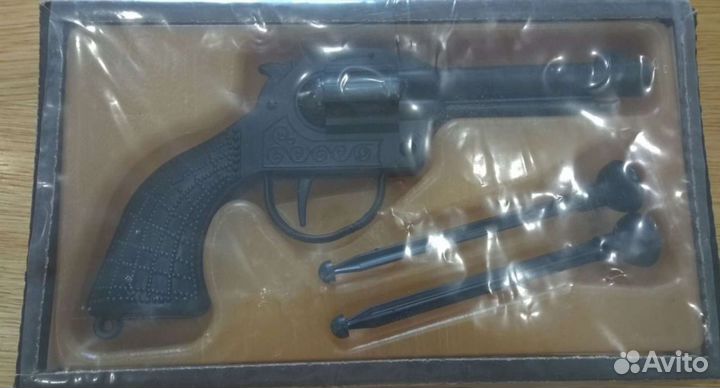 Пистолет Револьвер Сувенир с присосками Севастопол