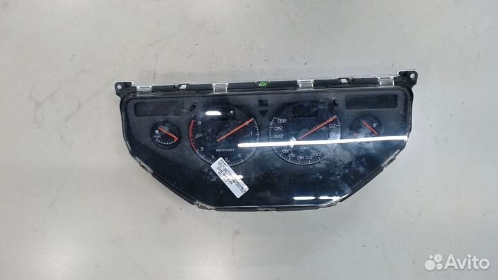 Щиток приборов Volvo V70, 2001