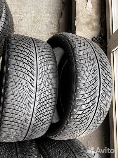 Michelin Pilot Alpin 5 275/35 R19 и 245/40 R19