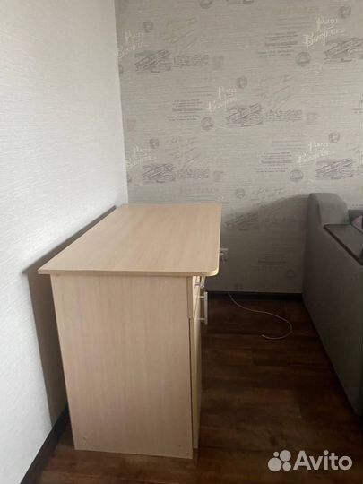 Учебный стол