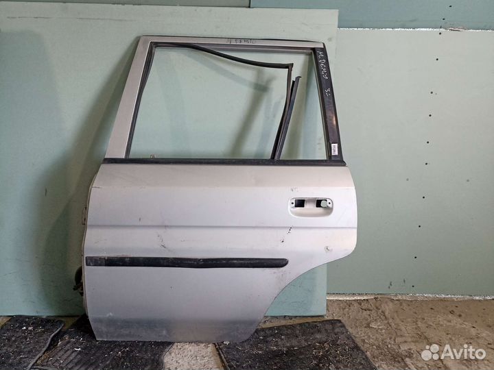 Дверь задняя левая Mazda Demio DW3W 1998