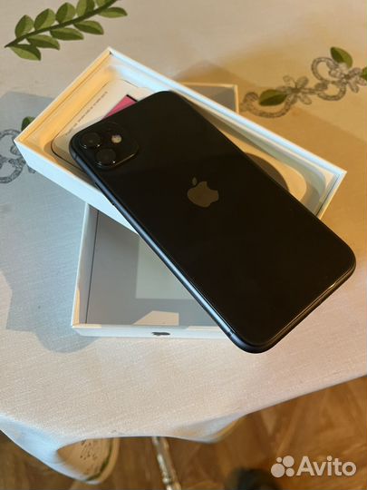 iPhone 11, 64 ГБ