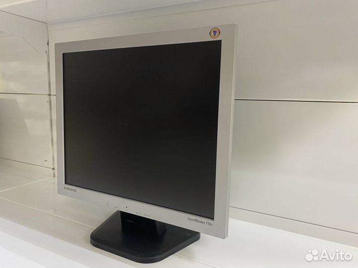 Монитор Samsung SyncMaster 710V