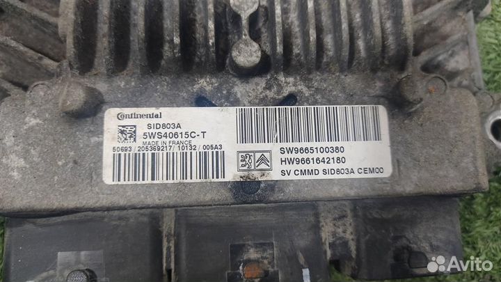 Блок управления двс Peugeot Expert 2010