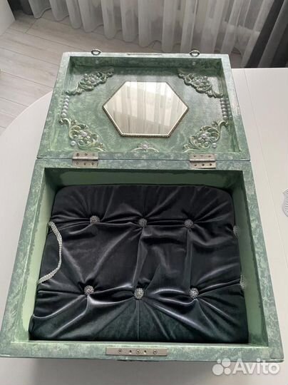 Сундук декоративный