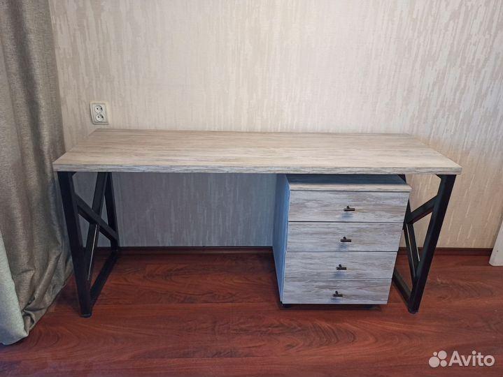 Письменный стол лофт