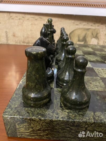 Шахматы из змеевика