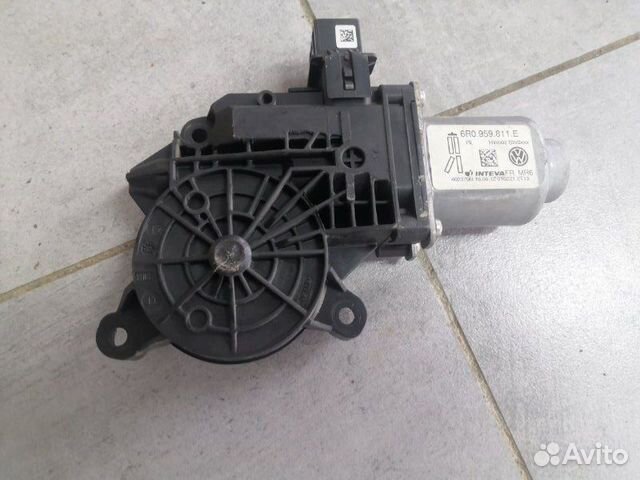 Мотор стеклоподъемника задний левый Volkswagen