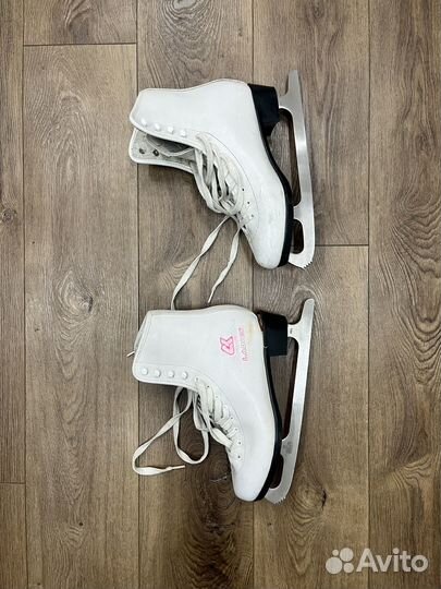 Коньки фигурные 40 размер