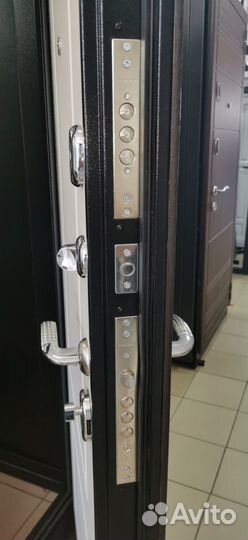 Дверь входная металл Виргиния венге